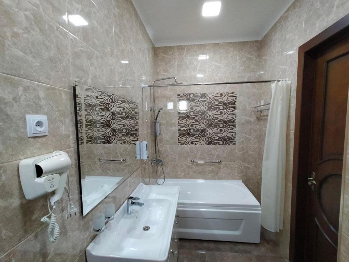 Hotel Times Buxoro Luaran gambar